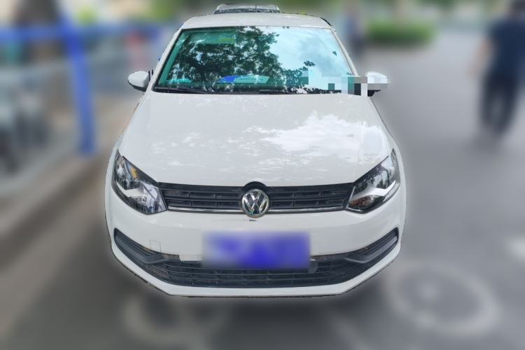 Used Volkswagen Polo 2016 1.4L Manual Fashion Model Front