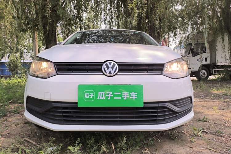 Used Volkswagen Polo 2016 1.4L Manual Fashion Model Front