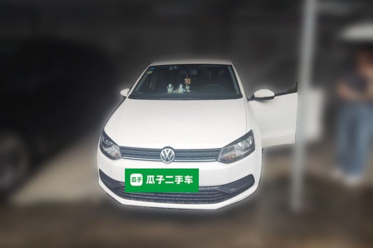 Used Volkswagen Polo 2016 1.4L Manual Fashion Model Front
