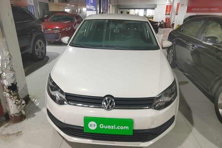 Used Volkswagen Polo 2016 1.4L Manual Fashion Model Front