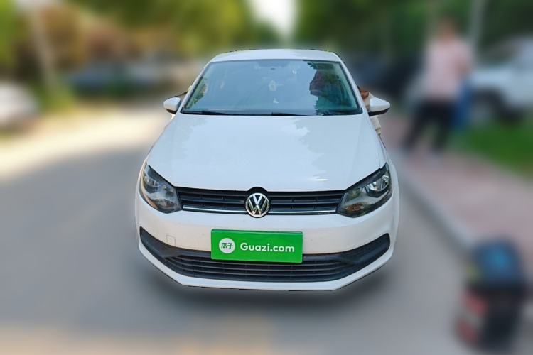Used Volkswagen Polo 2016 1.4L Manual Fashion Model Front