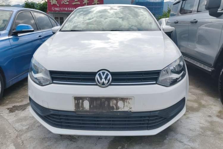 Used Volkswagen Polo 2016 1.4L Manual Fashion Model Front