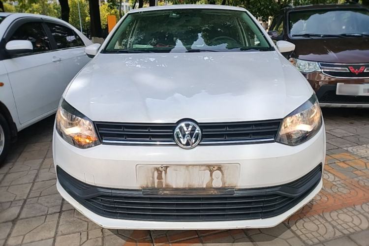 Used Volkswagen Polo 2016 1.4L Manual Fashion Model Front