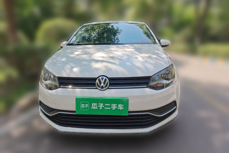 Used Volkswagen Polo 2016 1.4L Manual Fashion Model Front