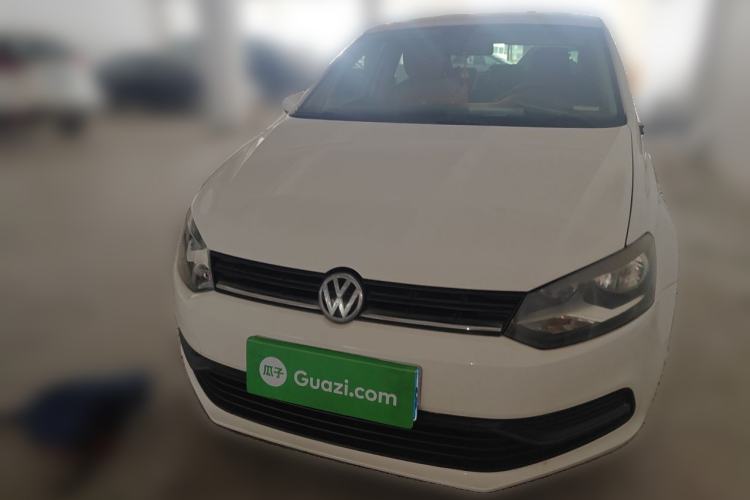 Used Volkswagen Polo 2016 1.4L Manual Fashion Model Front