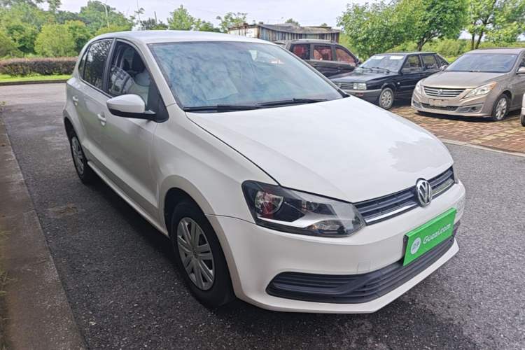 Used Volkswagen Polo 2016 1.4L Automatic Trendy Model Front Right 45 Deg
