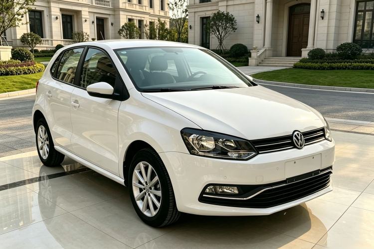 Used Volkswagen Polo 2016 1.6L Automatic Luxury Model Front Right 45 Deg