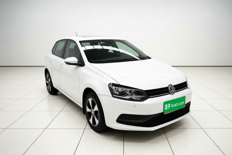Used Volkswagen Polo 2016 1.4L Automatic Trendy Model Front Right 45 Deg