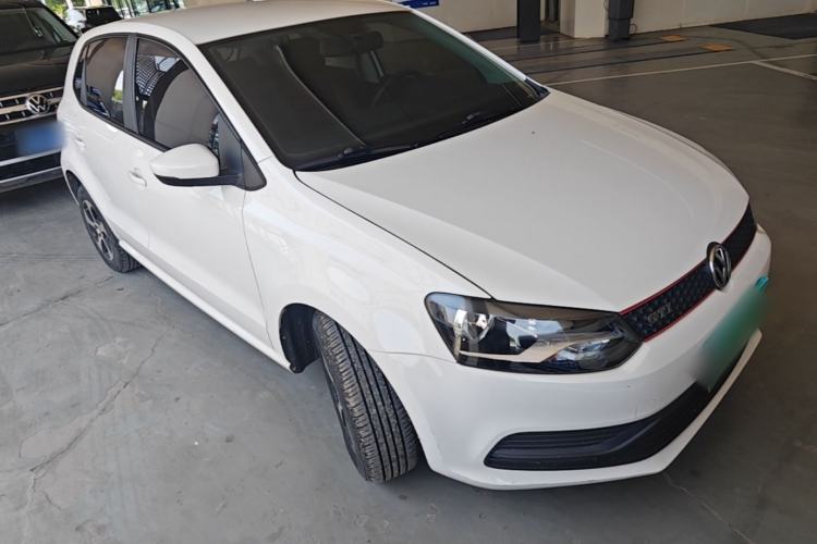 Used Volkswagen Polo 2016 1.4L Automatic Trendy Model Front Right 45 Deg
