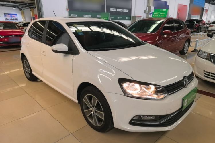 Used Volkswagen Polo 2016 1.6L Automatic Comfort Model Front Right 45 Deg