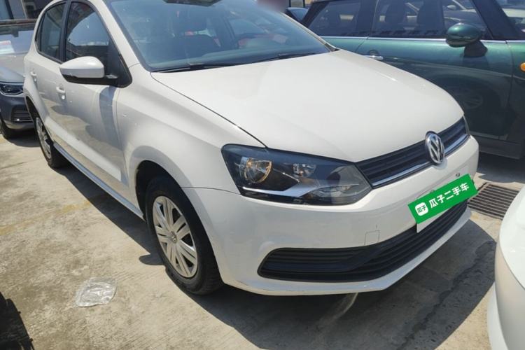 Used Volkswagen Polo 2016 1.4L Automatic Trendy Model Front Right 45 Deg