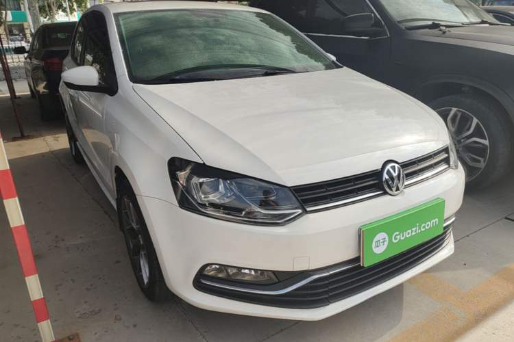 Used Volkswagen Polo 2016 1.6L Automatic Comfort Model Front Right 45 Deg