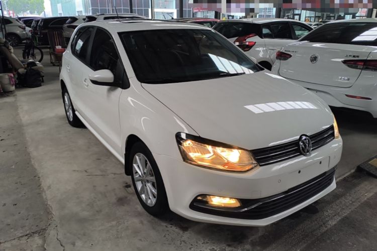 Used Volkswagen Polo 2016 1.6L Automatic Luxury Model Front Right 45 Deg