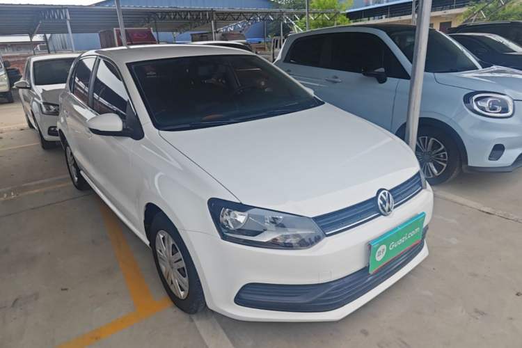Used Volkswagen Polo 2016 1.4L Automatic Trendy Model Front Right 45 Deg