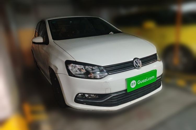 Used Volkswagen Polo 2016 1.6L Automatic Comfort Model Front Right 45 Deg