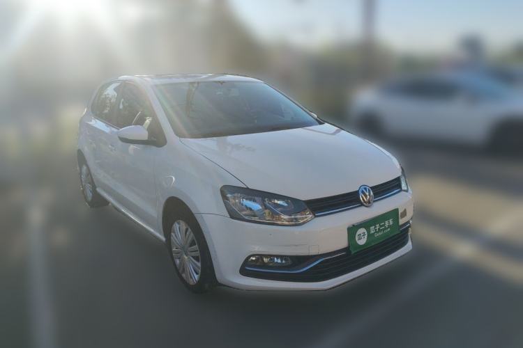 Used Volkswagen Polo 2016 1.6L Automatic Comfort Model Front Right 45 Deg