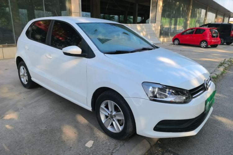 Used Volkswagen Polo 2016 1.4L Automatic Trendy Model Front Right 45 Deg