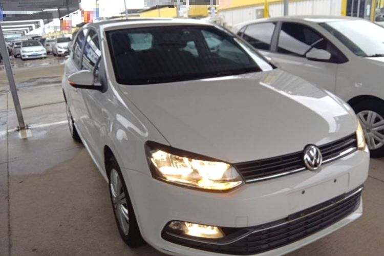 Used Volkswagen Polo 2016 1.6L Automatic Comfort Model Front Right 45 Deg