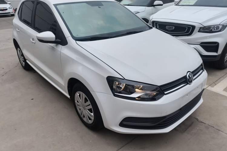 Used Volkswagen Polo 2016 1.4L Automatic Trendy Model Front Right 45 Deg
