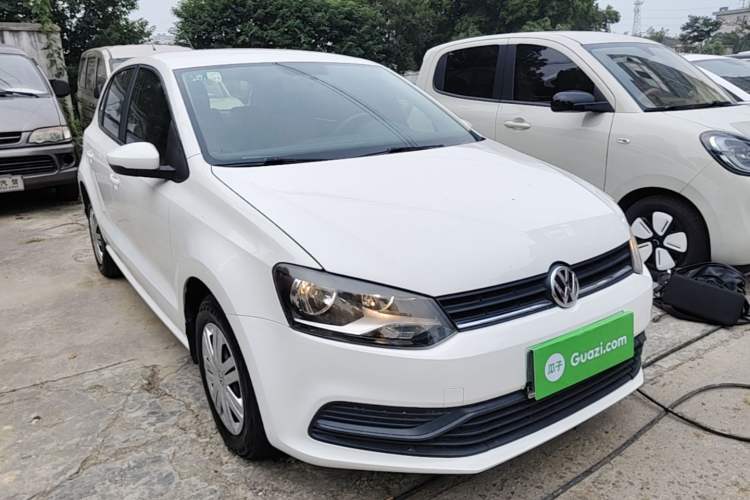 Used Volkswagen Polo 2016 1.4L Automatic Trendy Model Front Right 45 Deg