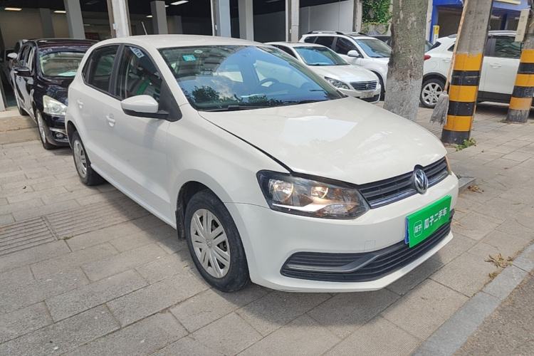 Used Volkswagen Polo 2016 1.4L Manual Fashion Model Front Right 45 Deg