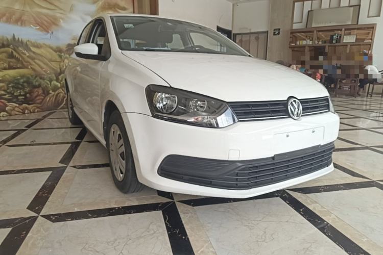 Used Volkswagen Polo 2016 1.4L Automatic Trendy Model Front Right 45 Deg