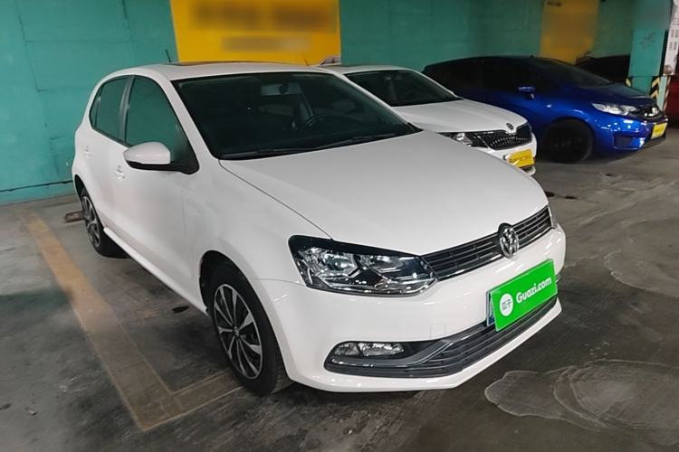 Used Volkswagen Polo 2016 1.6L Automatic Comfort Model Front Right 45 Deg