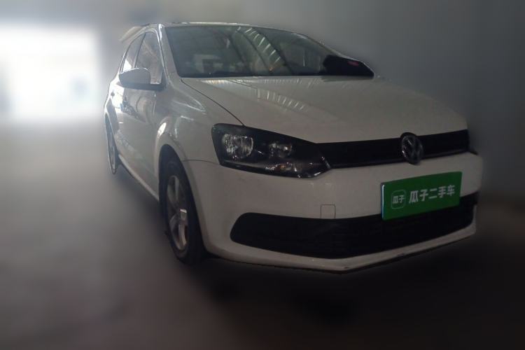 Used Volkswagen Polo 2016 1.4L Manual Fashion Model Front Right 45 Deg
