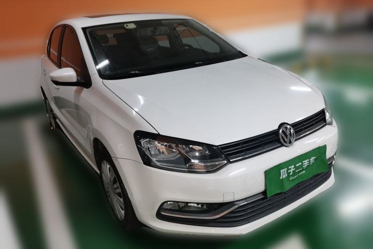 Used Volkswagen Polo 2016 1.6L Automatic Comfort Model Front Right 45 Deg