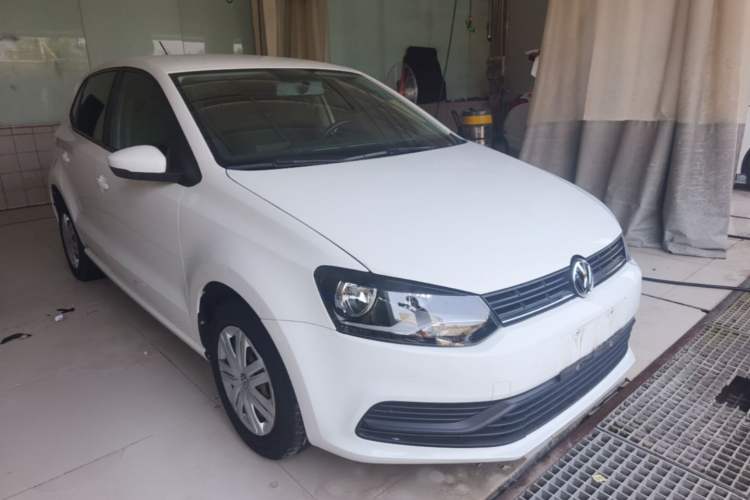Used Volkswagen Polo 2016 1.4L Automatic Trendy Model Front Right 45 Deg