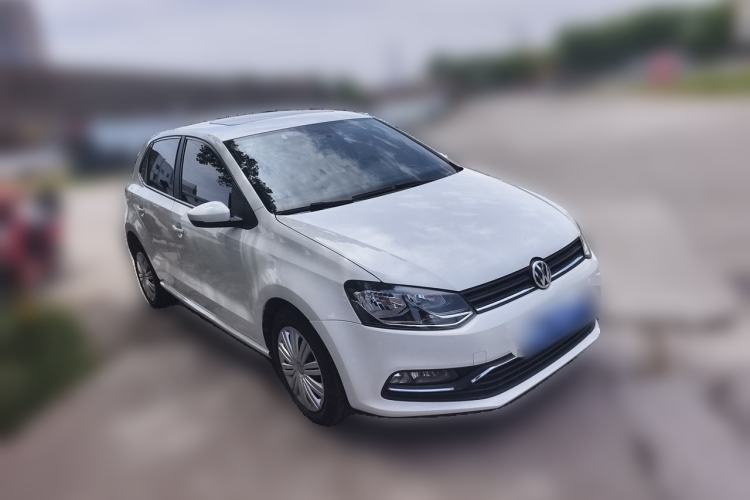 Used Volkswagen Polo 2016 1.6L Automatic Comfort Model Front Right 45 Deg