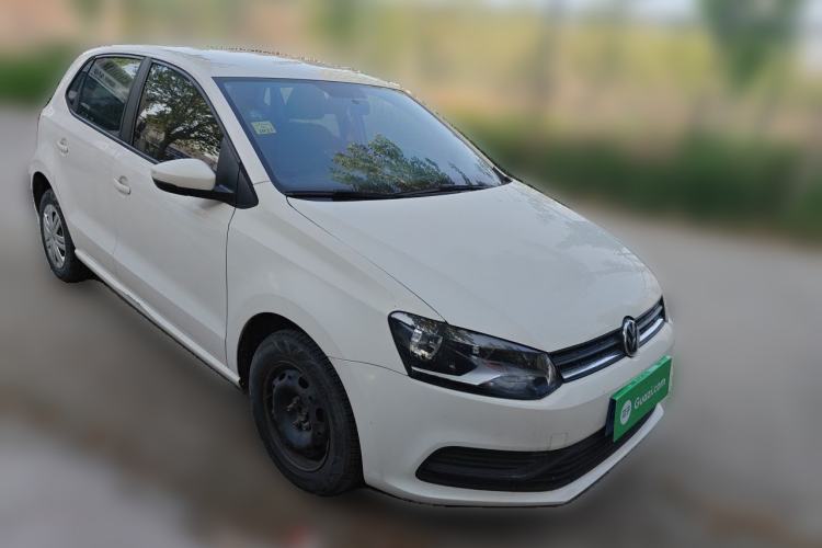 Used Volkswagen Polo 2016 1.4L Manual Fashion Model Front Right 45 Deg