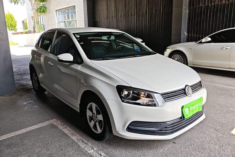 Used Volkswagen Polo 2016 1.4L Automatic Trendy Model Front Right 45 Deg