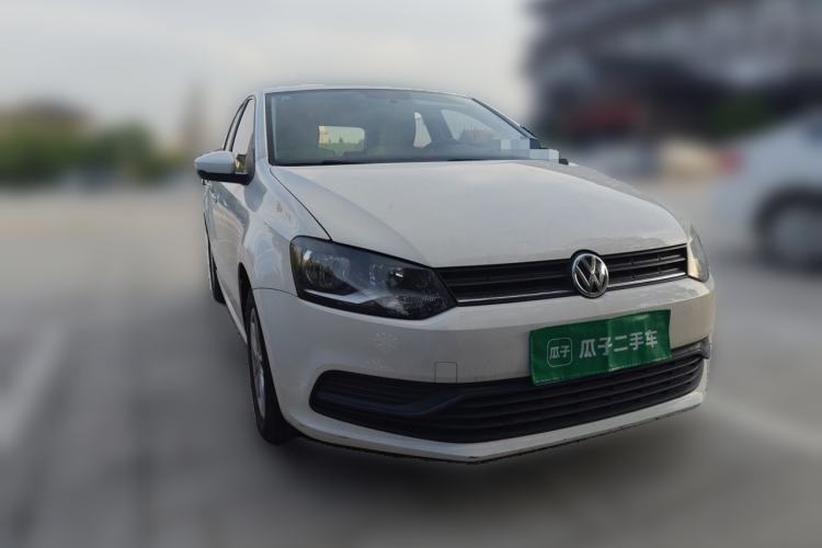 Used Volkswagen Polo 2016 1.4L Manual Fashion Model Front Right 45 Deg