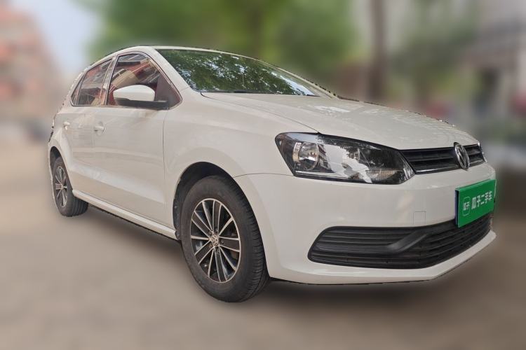 Used Volkswagen Polo 2016 1.4L Manual Fashion Model Front Right 45 Deg
