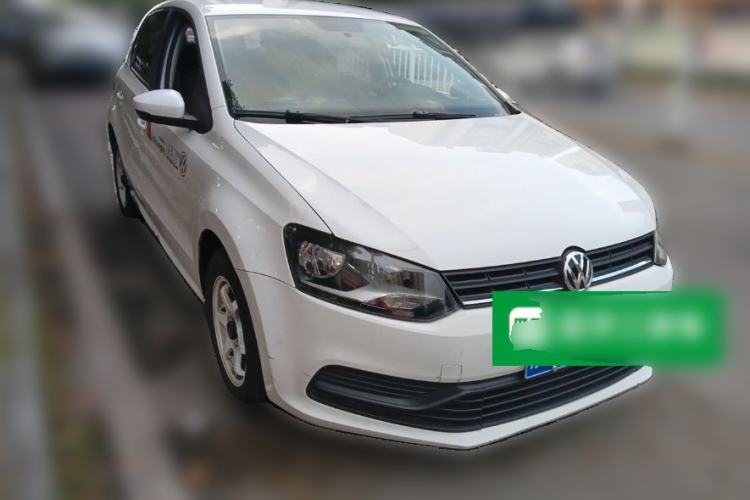Used Volkswagen Polo 2016 1.4L Manual Fashion Model Front Right 45 Deg