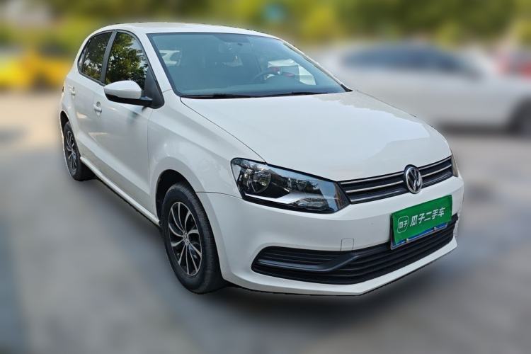 Used Volkswagen Polo 2016 1.4L Manual Fashion Model Front Right 45 Deg