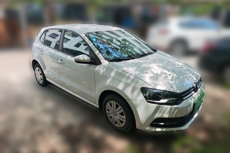 Used Volkswagen Polo 2016 1.4L Automatic Trendy Model Front Right 45 Deg