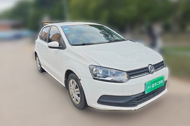 Used Volkswagen Polo 2016 1.4L Automatic Trendy Model Front Right 45 Deg
