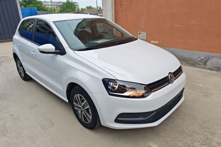 Used Volkswagen Polo 2016 1.4L Manual Fashion Model Front Right 45 Deg