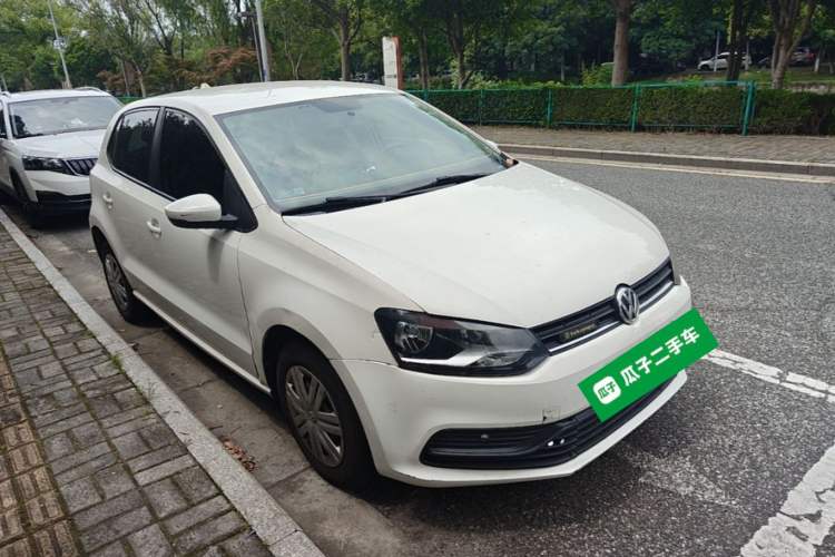 Used Volkswagen Polo 2016 1.4L Automatic Trendy Model Front Right 45 Deg