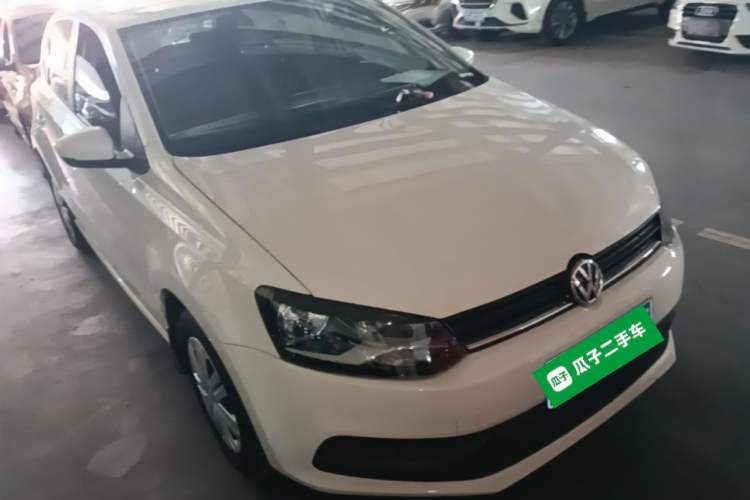 Used Volkswagen Polo 2016 1.4L Automatic Trendy Model Front Right 45 Deg