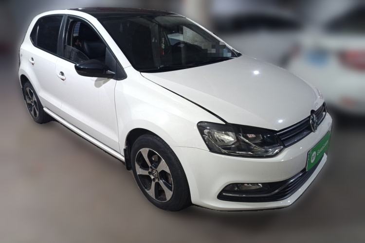 Used Volkswagen Polo 2016 1.6L Automatic Comfort Model Front Right 45 Deg