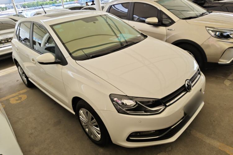 Used Volkswagen Polo 2016 1.6L Automatic Comfort Model Front Right 45 Deg