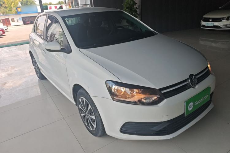Used Volkswagen Polo 2016 1.4L Manual Fashion Model Front Right 45 Deg