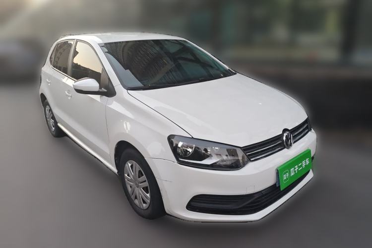 Used Volkswagen Polo 2016 1.4L Automatic Trendy Model Front Right 45 Deg
