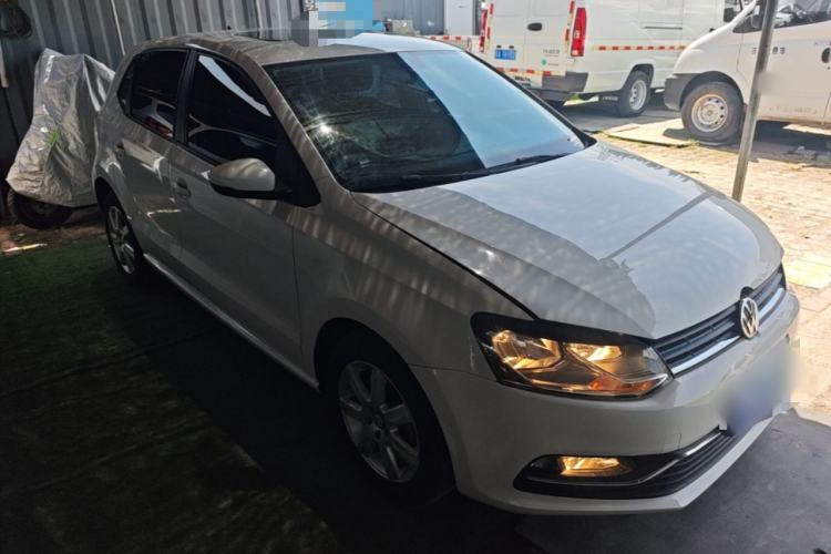 Used Volkswagen Polo 2016 1.6L Automatic Comfort Model Front Right 45 Deg