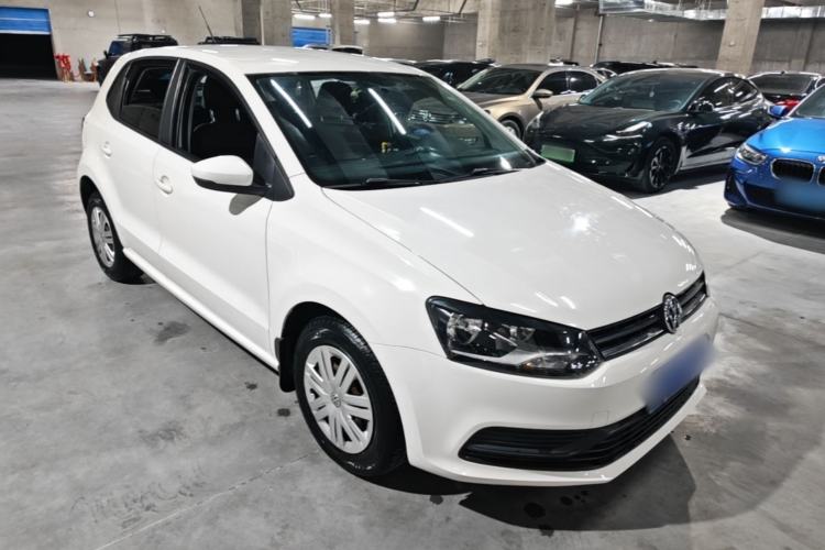 Used Volkswagen Polo 2016 1.4L Manual Fashion Model Front Right 45 Deg