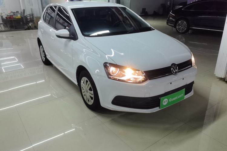 Used Volkswagen Polo 2016 1.4L Automatic Trendy Model Front Right 45 Deg