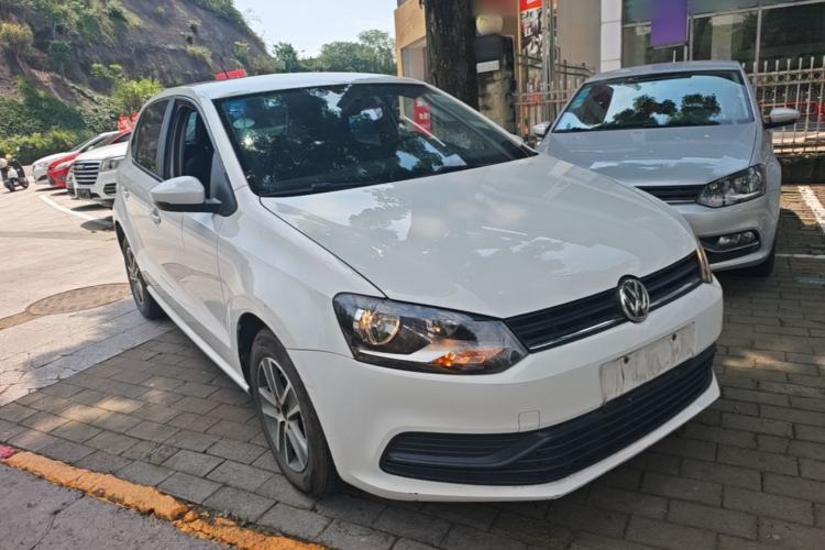 Used Volkswagen Polo 2016 1.4L Manual Fashion Model Front Right 45 Deg